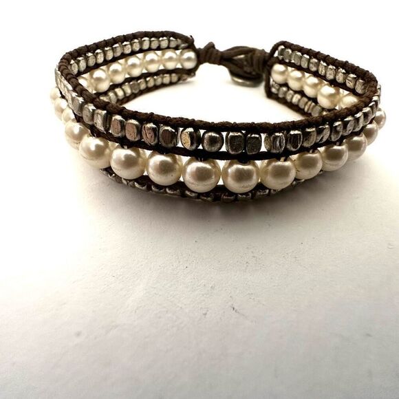 AEO faux pearl leather wrap bracelet - Picture 7 of 10